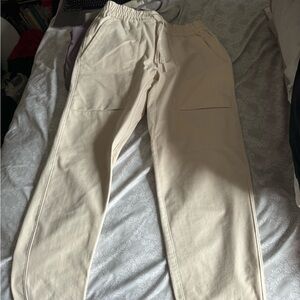 Lulu relaxed fit pant size Medium